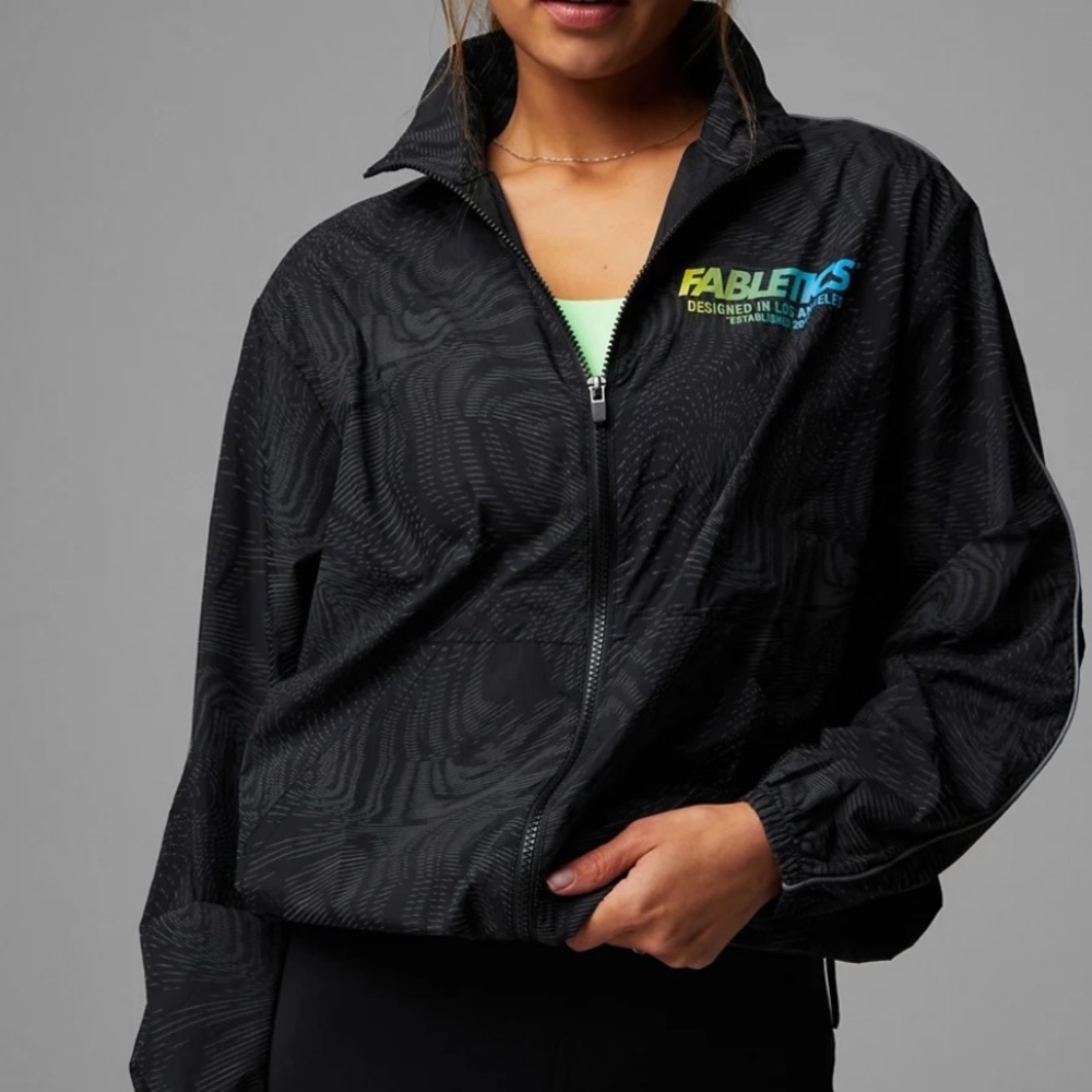 Brand New Fabletics Oversized Flyweight Windbreaker